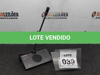 LOTE 039 - 01 MICROFONE DE MESA COM BASE. (NO ESTADO) ATENÇÃO! FAZER A VISITAÇÃO ANTES DE ARREMATAR, NÃO SABEMOS SE FUNCIONA. LEILÃO NÃO TEM GARANTIA E NEM DEVOLUÇÃO, SUJEITO A POSSÍVEIS AVARIAS VISÍVEIS/OCULTAS E/OU AUSÊNCIA DE COMPONENTES.