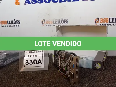 LOTE 330 - 01 PLACA DE VÍDEO NVIDIA GEFORCE. (NO ESTADO) ATENÇÃO! FAZER A VISITAÇÃO ANTES DE ARREMATAR, NÃO SABEMOS SE FUNCIONA, LEILÃO NÃO TEM GARANTIA E NEM DEVOLUÇÃO, SUJEITO A POSSÍVEIS AVARIAS VISÍVEIS/OCULTAS E/OU AUSÊNCIA DE COMPONENTES.