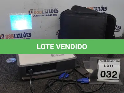 LOTE 032 - 01 PROJETOR COM CASE E CABOS MARCA BENQ. (NO ESTADO) ATENÇÃO! FAZER A VISITAÇÃO ANTES DE ARREMATAR, NÃO SABEMOS SE FUNCIONA. LEILÃO NÃO TEM GARANTIA E NEM DEVOLUÇÃO, SUJEITO A POSSÍVEIS AVARIAS VISÍVEIS/OCULTAS E/OU AUSÊNCIA DE COMPONENTES.