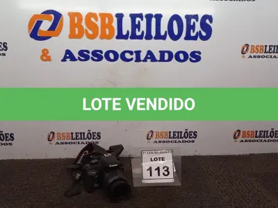 LOTE 113 - 01 CÂMERA DIGITAL SEMIPROFISSIONAL MARCA CANON. (NO ESTADO) ATENÇÃO! FAZER A VISITAÇÃO ANTES DE ARREMATAR, NÃO SABEMOS SE FUNCIONA. LEILÃO NÃO TEM GARANTIA E NEM DEVOLUÇÃO, SUJEITO A POSSÍVEIS AVARIAS VISÍVEIS/OCULTAS E/OU AUSÊNCIA DE COMPONENTES.