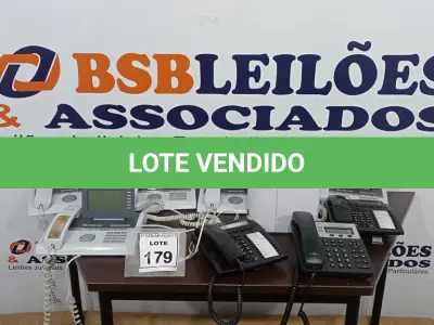 LOTE 179 - 01 LOTE COM VÁRIOS APARELHOS DE TELEFONE. (NO ESTADO) ATENÇÃO! FAZER A VISITAÇÃO ANTES DE ARREMATAR, NÃO SABEMOS SE FUNCIONA. LEILÃO NÃO TEM GARANTIA E NEM DEVOLUÇÃO, SUJEITO A POSSÍVEIS AVARIAS VISÍVEIS/OCULTAS E/OU AUSÊNCIA DE COMPONENTES.