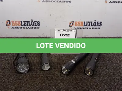 LOTE 112 - 04 LANTERNAS. (NO ESTADO) ATENÇÃO! FAZER A VISITAÇÃO ANTES DE ARREMATAR, NÃO SABEMOS SE FUNCIONA. LEILÃO NÃO TEM GARANTIA E NEM DEVOLUÇÃO, SUJEITO A POSSÍVEIS AVARIAS VISÍVEIS/OCULTAS E/OU AUSÊNCIA DE COMPONENTES.