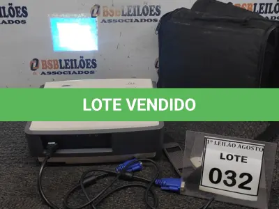 LOTE 032 - 01 PROJETOR COM CASE E CABOS MARCA BENQ. (NO ESTADO) ATENÇÃO! FAZER A VISITAÇÃO ANTES DE ARREMATAR, NÃO SABEMOS SE FUNCIONA. LEILÃO NÃO TEM GARANTIA E NEM DEVOLUÇÃO, SUJEITO A POSSÍVEIS AVARIAS VISÍVEIS/OCULTAS E/OU AUSÊNCIA DE COMPONENTES.