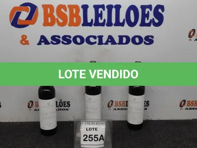 LOTE 255 - 03 GARRAFAS DE VINHO TINTO VALA REAL PORTUGUÊS SAFRA 2019 750ML. (NO ESTADO) ATENÇÃO! FAZER A VISITAÇÃO ANTES DE ARREMATAR, NÃO SABEMOS SE FUNCIONA, LEILÃO NÃO TEM GARANTIA E NEM DEVOLUÇÃO, SUJEITO A POSSÍVEIS AVARIAS VISÍVEIS/OCULTAS E/OU AUSÊNCIA DE COMPONENTES.