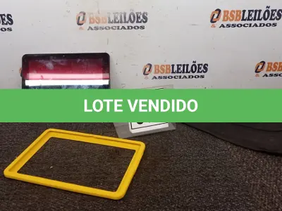 LOTE 072 - 01 TABLET COM CAPA MARCA POSITIVO. (NO ESTADO) ATENÇÃO! FAZER A VISITAÇÃO ANTES DE ARREMATAR, NÃO SABEMOS SE FUNCIONA. LEILÃO NÃO TEM GARANTIA E NEM DEVOLUÇÃO, SUJEITO A POSSÍVEIS AVARIAS VISÍVEIS/OCULTAS E/OU AUSÊNCIA DE COMPONENTES.