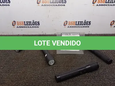 LOTE 098 - 04 LANTERNAS. (NO ESTADO) ATENÇÃO! FAZER A VISITAÇÃO ANTES DE ARREMATAR, NÃO SABEMOS SE FUNCIONA. LEILÃO NÃO TEM GARANTIA E NEM DEVOLUÇÃO, SUJEITO A POSSÍVEIS AVARIAS VISÍVEIS/OCULTAS E/OU AUSÊNCIA DE COMPONENTES.