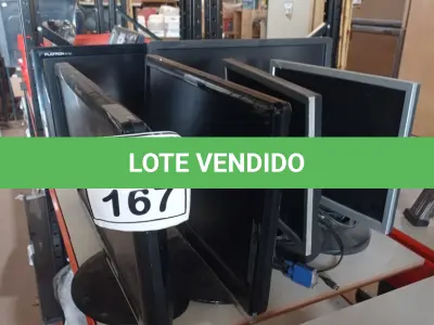 LOTE 167 - 06 MONITORES LCD DE MARCAS E MODELOS DIVERSOS. (NO ESTADO) ATENÇÃO! FAZER A VISITAÇÃO ANTES DE ARREMATAR, NÃO SABEMOS SE FUNCIONA. LEILÃO NÃO TEM GARANTIA E NEM DEVOLUÇÃO, SUJEITO A POSSÍVEIS AVARIAS VISÍVEIS/OCULTAS E/OU AUSÊNCIA DE COMPONENTES.