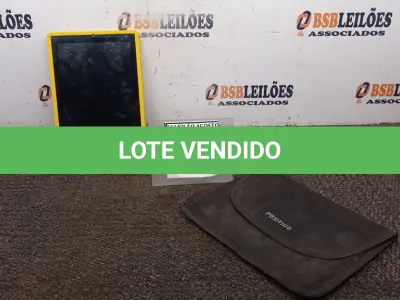 LOTE 108 - 01 TABLET COM CASE MARCA POSITIVO. (NO ESTADO) ATENÇÃO! FAZER A VISITAÇÃO ANTES DE ARREMATAR, NÃO SABEMOS SE FUNCIONA. LEILÃO NÃO TEM GARANTIA E NEM DEVOLUÇÃO, SUJEITO A POSSÍVEIS AVARIAS VISÍVEIS/OCULTAS E/OU AUSÊNCIA DE COMPONENTES.