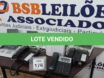 LOTE 179 - 01 LOTE COM VÁRIOS APARELHOS DE TELEFONE. (NO ESTADO) ATENÇÃO! FAZER A VISITAÇÃO ANTES DE ARREMATAR, NÃO SABEMOS SE FUNCIONA. LEILÃO NÃO TEM GARANTIA E NEM DEVOLUÇÃO, SUJEITO A POSSÍVEIS AVARIAS VISÍVEIS/OCULTAS E/OU AUSÊNCIA DE COMPONENTES.