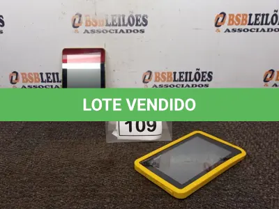 LOTE 109 - 02 TABLETS. (NO ESTADO) ATENÇÃO! FAZER A VISITAÇÃO ANTES DE ARREMATAR, NÃO SABEMOS SE FUNCIONA. LEILÃO NÃO TEM GARANTIA E NEM DEVOLUÇÃO, SUJEITO A POSSÍVEIS AVARIAS VISÍVEIS/OCULTAS E/OU AUSÊNCIA DE COMPONENTES.