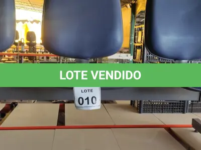 LOTE 010 - 01 LONGARINA COM 03 LUGARES. (NO ESTADO) ATENÇÃO! FAZER A VISITAÇÃO ANTES DE ARREMATAR, NÃO SABEMOS SE FUNCIONA. LEILÃO NÃO TEM GARANTIA E NEM DEVOLUÇÃO, SUJEITO A POSSÍVEIS AVARIAS VISÍVEIS/OCULTAS E/OU AUSÊNCIA DE COMPONENTES.