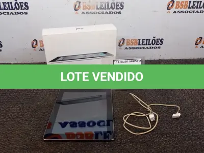 LOTE 063 - 01 IPAD 16G NA CAIXA. (NO ESTADO) ATENÇÃO! FAZER A VISITAÇÃO ANTES DE ARREMATAR, NÃO SABEMOS SE FUNCIONA. LEILÃO NÃO TEM GARANTIA E NEM DEVOLUÇÃO, SUJEITO A POSSÍVEIS AVARIAS VISÍVEIS/OCULTAS E/OU AUSÊNCIA DE COMPONENTES.