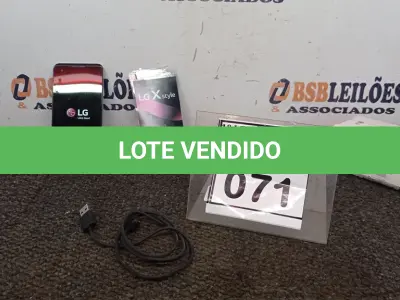 LOTE 071 - 01 CELULAR LG X STYLE NA CAIXA COM CABO. (NO ESTADO) ATENÇÃO! FAZER A VISITAÇÃO ANTES DE ARREMATAR, NÃO SABEMOS SE FUNCIONA. LEILÃO NÃO TEM GARANTIA E NEM DEVOLUÇÃO, SUJEITO A POSSÍVEIS AVARIAS VISÍVEIS/OCULTAS E/OU AUSÊNCIA DE COMPONENTES.