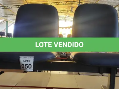 LOTE 050 - 01 LONGARINA COM 03 LUGARES. (NO ESTADO) ATENÇÃO! FAZER A VISITAÇÃO ANTES DE ARREMATAR, NÃO SABEMOS SE FUNCIONA. LEILÃO NÃO TEM GARANTIA E NEM DEVOLUÇÃO, SUJEITO A POSSÍVEIS AVARIAS VISÍVEIS/OCULTAS E/OU AUSÊNCIA DE COMPONENTES.
