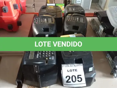 LOTE 205 - 08 RELÓGIOS DE PONTO E 01 APOIO ERGONÔMICO PARA OS PÉS. (NO ESTADO) ATENÇÃO! FAZER A VISITAÇÃO ANTES DE ARREMATAR, NÃO SABEMOS SE FUNCIONA, LEILÃO NÃO TEM GARANTIA E NEM DEVOLUÇÃO, SUJEITO A POSSÍVEIS AVARIAS VISÍVEIS/OCULTAS E/OU AUSÊNCIA DE COMPONENTES.