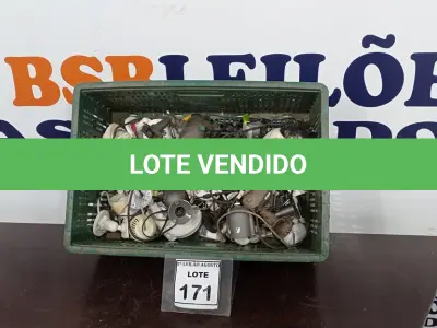 LOTE 171 - 01 LOTE OM GRANDE QUANTIDADE DE CÂMERAS DE SEGURANÇA. (NO ESTADO) ATENÇÃO! FAZER A VISITAÇÃO ANTES DE ARREMATAR, NÃO SABEMOS SE FUNCIONA. LEILÃO NÃO TEM GARANTIA E NEM DEVOLUÇÃO, SUJEITO A POSSÍVEIS AVARIAS VISÍVEIS/OCULTAS E/OU AUSÊNCIA DE COMPONENTES.