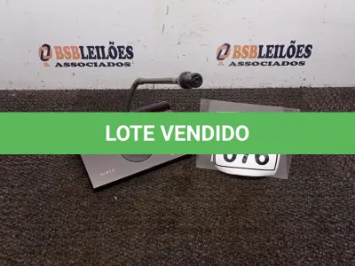 LOTE 076 - 01 MICROFONE DE MESA COM BASE. (NO ESTADO) ATENÇÃO! FAZER A VISITAÇÃO ANTES DE ARREMATAR, NÃO SABEMOS SE FUNCIONA. LEILÃO NÃO TEM GARANTIA E NEM DEVOLUÇÃO, SUJEITO A POSSÍVEIS AVARIAS VISÍVEIS/OCULTAS E/OU AUSÊNCIA DE COMPONENTES.