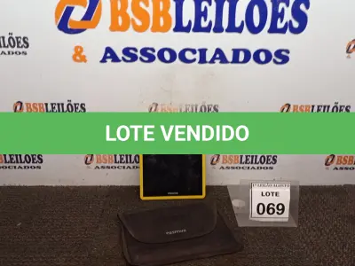 LOTE 069 - 01 TABLET COM CASE MARCA POSITIVO. (NO ESTADO) ATENÇÃO! FAZER A VISITAÇÃO ANTES DE ARREMATAR, NÃO SABEMOS SE FUNCIONA. LEILÃO NÃO TEM GARANTIA E NEM DEVOLUÇÃO, SUJEITO A POSSÍVEIS AVARIAS VISÍVEIS/OCULTAS E/OU AUSÊNCIA DE COMPONENTES.