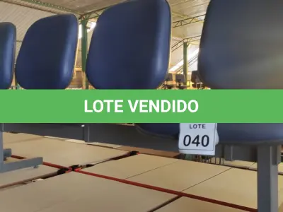 LOTE 040 - 01 LONGARINA COM 03 LUGARES. (NO ESTADO) ATENÇÃO! FAZER A VISITAÇÃO ANTES DE ARREMATAR, NÃO SABEMOS SE FUNCIONA. LEILÃO NÃO TEM GARANTIA E NEM DEVOLUÇÃO, SUJEITO A POSSÍVEIS AVARIAS VISÍVEIS/OCULTAS E/OU AUSÊNCIA DE COMPONENTES.