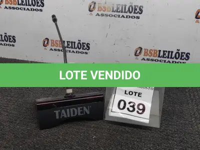 LOTE 039 - 01 MICROFONE DE MESA COM BASE. (NO ESTADO) ATENÇÃO! FAZER A VISITAÇÃO ANTES DE ARREMATAR, NÃO SABEMOS SE FUNCIONA. LEILÃO NÃO TEM GARANTIA E NEM DEVOLUÇÃO, SUJEITO A POSSÍVEIS AVARIAS VISÍVEIS/OCULTAS E/OU AUSÊNCIA DE COMPONENTES.