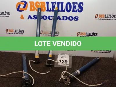 LOTE 139 - 04 MOTORES DE TOLDO. (NO ESTADO) ATENÇÃO! FAZER A VISITAÇÃO ANTES DE ARREMATAR, NÃO SABEMOS SE FUNCIONA. LEILÃO NÃO TEM GARANTIA E NEM DEVOLUÇÃO, SUJEITO A POSSÍVEIS AVARIAS VISÍVEIS/OCULTAS E/OU AUSÊNCIA DE COMPONENTES.