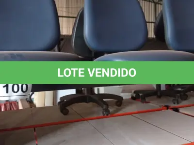 LOTE 100 - 01 LONGARINA COM 03 LUGARES. (NO ESTADO) ATENÇÃO! FAZER A VISITAÇÃO ANTES DE ARREMATAR, NÃO SABEMOS SE FUNCIONA. LEILÃO NÃO TEM GARANTIA E NEM DEVOLUÇÃO, SUJEITO A POSSÍVEIS AVARIAS VISÍVEIS/OCULTAS E/OU AUSÊNCIA DE COMPONENTES.