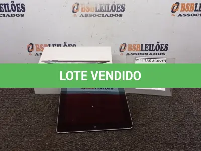 LOTE 111 - 01 IPAD 16G NA CAIXA. (NO ESTADO) ATENÇÃO! FAZER A VISITAÇÃO ANTES DE ARREMATAR, NÃO SABEMOS SE FUNCIONA. LEILÃO NÃO TEM GARANTIA E NEM DEVOLUÇÃO, SUJEITO A POSSÍVEIS AVARIAS VISÍVEIS/OCULTAS E/OU AUSÊNCIA DE COMPONENTES.