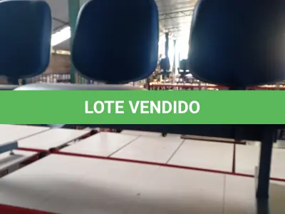 LOTE 080 - 01 LONGARINA COM 03 LUGARES. (NO ESTADO) ATENÇÃO! FAZER A VISITAÇÃO ANTES DE ARREMATAR, NÃO SABEMOS SE FUNCIONA. LEILÃO NÃO TEM GARANTIA E NEM DEVOLUÇÃO, SUJEITO A POSSÍVEIS AVARIAS VISÍVEIS/OCULTAS E/OU AUSÊNCIA DE COMPONENTES.