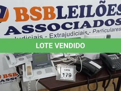 LOTE 179 - 01 LOTE COM VÁRIOS APARELHOS DE TELEFONE. (NO ESTADO) ATENÇÃO! FAZER A VISITAÇÃO ANTES DE ARREMATAR, NÃO SABEMOS SE FUNCIONA. LEILÃO NÃO TEM GARANTIA E NEM DEVOLUÇÃO, SUJEITO A POSSÍVEIS AVARIAS VISÍVEIS/OCULTAS E/OU AUSÊNCIA DE COMPONENTES.