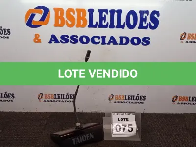LOTE 075 - 01 MICROFONE DE MESA COM BASE. (NO ESTADO) ATENÇÃO! FAZER A VISITAÇÃO ANTES DE ARREMATAR, NÃO SABEMOS SE FUNCIONA. LEILÃO NÃO TEM GARANTIA E NEM DEVOLUÇÃO, SUJEITO A POSSÍVEIS AVARIAS VISÍVEIS/OCULTAS E/OU AUSÊNCIA DE COMPONENTES.
