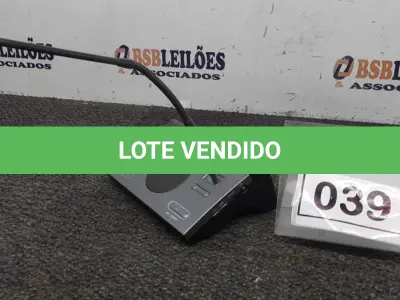 LOTE 039 - 01 MICROFONE DE MESA COM BASE. (NO ESTADO) ATENÇÃO! FAZER A VISITAÇÃO ANTES DE ARREMATAR, NÃO SABEMOS SE FUNCIONA. LEILÃO NÃO TEM GARANTIA E NEM DEVOLUÇÃO, SUJEITO A POSSÍVEIS AVARIAS VISÍVEIS/OCULTAS E/OU AUSÊNCIA DE COMPONENTES.