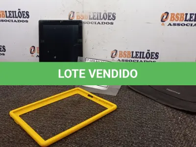 LOTE 086 - 01 TABLET COM CAPA MARCA POSITIVO. (NO ESTADO) ATENÇÃO! FAZER A VISITAÇÃO ANTES DE ARREMATAR, NÃO SABEMOS SE FUNCIONA. LEILÃO NÃO TEM GARANTIA E NEM DEVOLUÇÃO, SUJEITO A POSSÍVEIS AVARIAS VISÍVEIS/OCULTAS E/OU AUSÊNCIA DE COMPONENTES.