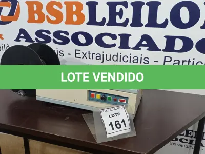 LOTE 161 - 01 EMBALADEIRA. (NO ESTADO) ATENÇÃO! FAZER A VISITAÇÃO ANTES DE ARREMATAR, NÃO SABEMOS SE FUNCIONA. LEILÃO NÃO TEM GARANTIA E NEM DEVOLUÇÃO, SUJEITO A POSSÍVEIS AVARIAS VISÍVEIS/OCULTAS E/OU AUSÊNCIA DE COMPONENTES.