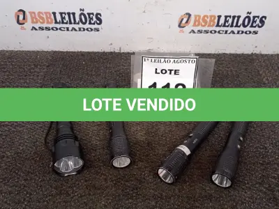 LOTE 112 - 04 LANTERNAS. (NO ESTADO) ATENÇÃO! FAZER A VISITAÇÃO ANTES DE ARREMATAR, NÃO SABEMOS SE FUNCIONA. LEILÃO NÃO TEM GARANTIA E NEM DEVOLUÇÃO, SUJEITO A POSSÍVEIS AVARIAS VISÍVEIS/OCULTAS E/OU AUSÊNCIA DE COMPONENTES.