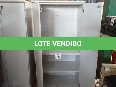 LOTE 188 - 01 ARMÁRIO ALTO 02 PORTAS COM TRANCA. (NO ESTADO) ATENÇÃO! FAZER A VISITAÇÃO ANTES DE ARREMATAR, NÃO SABEMOS SE FUNCIONA. LEILÃO NÃO TEM GARANTIA E NEM DEVOLUÇÃO, SUJEITO A POSSÍVEIS AVARIAS VISÍVEIS/OCULTAS E/OU AUSÊNCIA DE COMPONENTES.