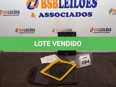 LOTE 094 - 01 TABLET COM CAPA MARCA POSITIVO. (NO ESTADO) ATENÇÃO! FAZER A VISITAÇÃO ANTES DE ARREMATAR, NÃO SABEMOS SE FUNCIONA. LEILÃO NÃO TEM GARANTIA E NEM DEVOLUÇÃO, SUJEITO A POSSÍVEIS AVARIAS VISÍVEIS/OCULTAS E/OU AUSÊNCIA DE COMPONENTES.
