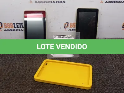 LOTE 109 - 02 TABLETS. (NO ESTADO) ATENÇÃO! FAZER A VISITAÇÃO ANTES DE ARREMATAR, NÃO SABEMOS SE FUNCIONA. LEILÃO NÃO TEM GARANTIA E NEM DEVOLUÇÃO, SUJEITO A POSSÍVEIS AVARIAS VISÍVEIS/OCULTAS E/OU AUSÊNCIA DE COMPONENTES.