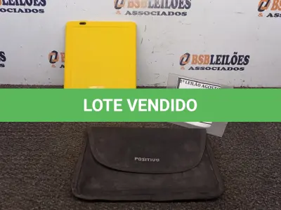 LOTE 108 - 01 TABLET COM CASE MARCA POSITIVO. (NO ESTADO) ATENÇÃO! FAZER A VISITAÇÃO ANTES DE ARREMATAR, NÃO SABEMOS SE FUNCIONA. LEILÃO NÃO TEM GARANTIA E NEM DEVOLUÇÃO, SUJEITO A POSSÍVEIS AVARIAS VISÍVEIS/OCULTAS E/OU AUSÊNCIA DE COMPONENTES.