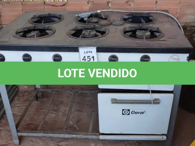 LOTE 451 - 01 FOGÃO INDUSTRIAL COM 06 BOCAS. (NO ESTADO) ATENÇÃO! FAZER A VISITAÇÃO ANTES DE ARREMATAR, NÃO SABEMOS SE FUNCIONA. LEILÃO NÃO TEM GARANTIA E NEM DEVOLUÇÃO, SUJEITO A POSSÍVEIS AVARIAS VISÍVEIS/OCULTAS E/OU AUSÊNCIA DE COMPONENTES.