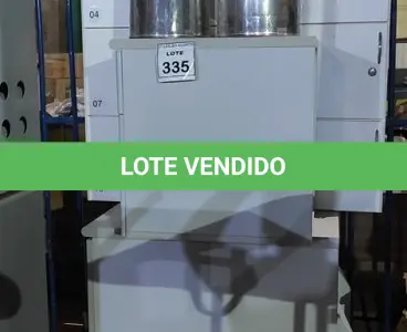 LOTE 335 - 01 ARMÁRIO COLMEIA, 01 ARMÁRIO BAIXO 02 PORTAS, 01 GAVETEIRO 03 GAVETAS E 02 LIXEIRAS INOX. (NO ESTADO) ATENÇÃO! FAZER A VISITAÇÃO ANTES DE ARREMATAR, NÃO SABEMOS SE FUNCIONA, LEILÃO NÃO TEM GARANTIA E NEM DEVOLUÇÃO, SUJEITO A POSSÍVEIS AVARIAS VISÍVEIS/OCULTAS E/OU AUSÊNCIA DE COMPONENTES.