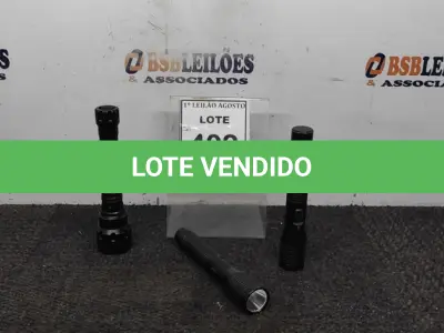 LOTE 402 - 03 LANTERNAS. (NO ESTADO) ATENÇÃO! FAZER A VISITAÇÃO ANTES DE ARREMATAR, NÃO SABEMOS SE FUNCIONA, LEILÃO NÃO TEM GARANTIA E NEM DEVOLUÇÃO, SUJEITO A POSSÍVEIS AVARIAS VISÍVEIS/OCULTAS E/OU AUSÊNCIA DE COMPONENTES.