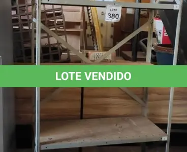 LOTE 380 - 01 ESTANTE DE AÇO 05 PRATELEIRAS 1.98X0.93. (NO ESTADO) ATENÇÃO! FAZER A VISITAÇÃO ANTES DE ARREMATAR, NÃO SABEMOS SE FUNCIONA, LEILÃO NÃO TEM GARANTIA E NEM DEVOLUÇÃO, SUJEITO A POSSÍVEIS AVARIAS VISÍVEIS/OCULTAS E/OU AUSÊNCIA DE COMPONENTES.
