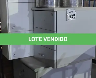 LOTE 335 - 01 ARMÁRIO COLMEIA, 01 ARMÁRIO BAIXO 02 PORTAS, 01 GAVETEIRO 03 GAVETAS E 02 LIXEIRAS INOX. (NO ESTADO) ATENÇÃO! FAZER A VISITAÇÃO ANTES DE ARREMATAR, NÃO SABEMOS SE FUNCIONA, LEILÃO NÃO TEM GARANTIA E NEM DEVOLUÇÃO, SUJEITO A POSSÍVEIS AVARIAS VISÍVEIS/OCULTAS E/OU AUSÊNCIA DE COMPONENTES.