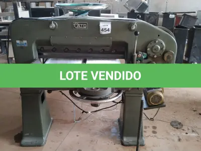 LOTE 454 - 01 GUILHOTINA INDUSTRIAL MARCA CATU. (NO ESTADO) ATENÇÃO! FAZER A VISITAÇÃO ANTES DE ARREMATAR, NÃO SABEMOS SE FUNCIONA, LEILÃO NÃO TEM GARANTIA E NEM DEVOLUÇÃO, SUJEITO A POSSÍVEIS AVARIAS VISÍVEIS/OCULTAS E/OU AUSÊNCIA DE COMPONENTES.