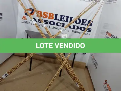 LOTE 102 - 20 VARAS DE BAMBU. (NO ESTADO) ATENÇÃO! FAZER A VISITAÇÃO ANTES DE ARREMATAR, NÃO SABEMOS SE FUNCIONA. LEILÃO NÃO TEM GARANTIA E NEM DEVOLUÇÃO, SUJEITO A POSSÍVEIS AVARIAS VISÍVEIS/OCULTAS E/OU AUSÊNCIA DE COMPONENTES.