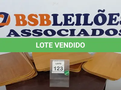 LOTE 123 - 20 PEÇAS DE MADEIRA. (NO ESTADO) ATENÇÃO! FAZER A VISITAÇÃO ANTES DE ARREMATAR, NÃO SABEMOS SE FUNCIONA. LEILÃO NÃO TEM GARANTIA E NEM DEVOLUÇÃO, SUJEITO A POSSÍVEIS AVARIAS VISÍVEIS/OCULTAS E/OU AUSÊNCIA DE COMPONENTES.
