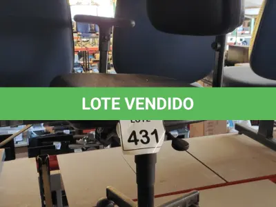 LOTE 431 - 01 CADEIRA DE ESCRITÓRIO COM RODINHAS. (NO ESTADO) ATENÇÃO! FAZER A VISITAÇÃO ANTES DE ARREMATAR, NÃO SABEMOS SE FUNCIONA. LEILÃO NÃO TEM GARANTIA E NEM DEVOLUÇÃO, SUJEITO A POSSÍVEIS AVARIAS VISÍVEIS/OCULTAS E/OU AUSÊNCIA DE COMPONENTES.