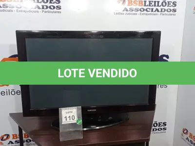 LOTE 110 - 01 TV LCD 42’’ MARCA SAMSUNG. (NO ESTADO) ATENÇÃO! FAZER A VISITAÇÃO ANTES DE ARREMATAR, NÃO SABEMOS SE FUNCIONA. LEILÃO NÃO TEM GARANTIA E NEM DEVOLUÇÃO, SUJEITO A POSSÍVEIS AVARIAS VISÍVEIS/OCULTAS E/OU AUSÊNCIA DE COMPONENTES.