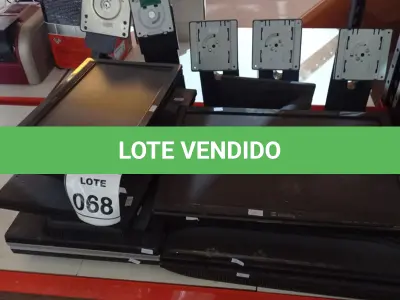 LOTE 068 - 08 MONITORES LCD DE MARCAS E MODELOS DIVERSOS. (NO ESTADO) ATENÇÃO! FAZER A VISITAÇÃO ANTES DE ARREMATAR, NÃO SABEMOS SE FUNCIONA, LEILÃO NÃO TEM GARANTIA E NEM DEVOLUÇÃO, SUJEITO A POSSÍVEIS AVARIAS VISÍVEIS/OCULTAS E/OU AUSÊNCIA DE COMPONENTES.