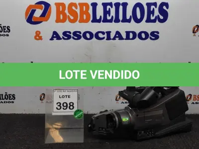 LOTE 398 - 01 CÂMERA FILMADORA PROFISSIONAL PANASONIC AG-DVC7. (NO ESTADO) ATENÇÃO! FAZER A VISITAÇÃO ANTES DE ARREMATAR, NÃO SABEMOS SE FUNCIONA, LEILÃO NÃO TEM GARANTIA E NEM DEVOLUÇÃO, SUJEITO A POSSÍVEIS AVARIAS VISÍVEIS/OCULTAS E/OU AUSÊNCIA DE COMPONENTES.